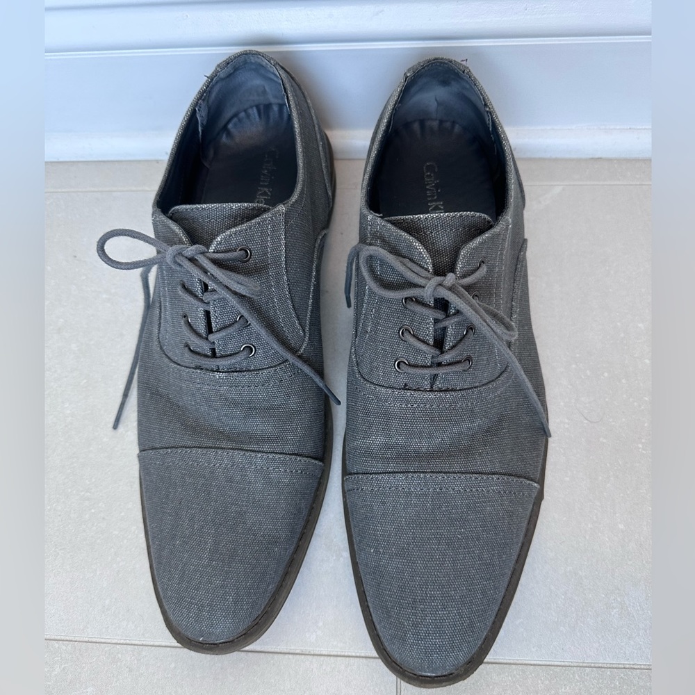 Calvin Klein Mens Gaige Cap Toe Oxford Lace Up Shoe size 12 Grey